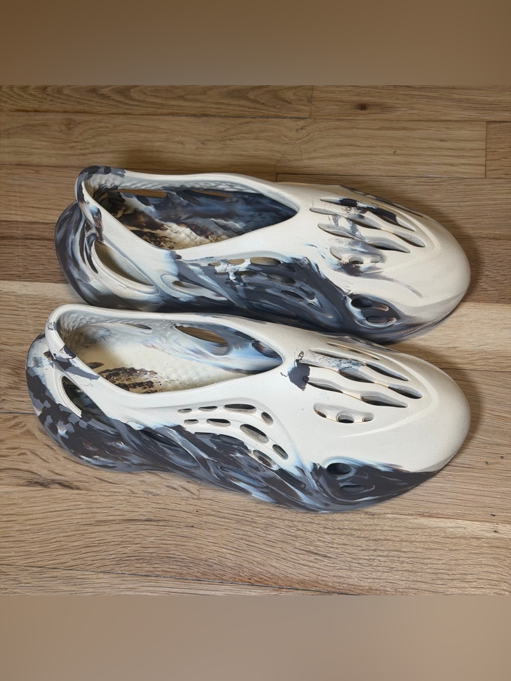 Yeezy Foam Runners- size 11M